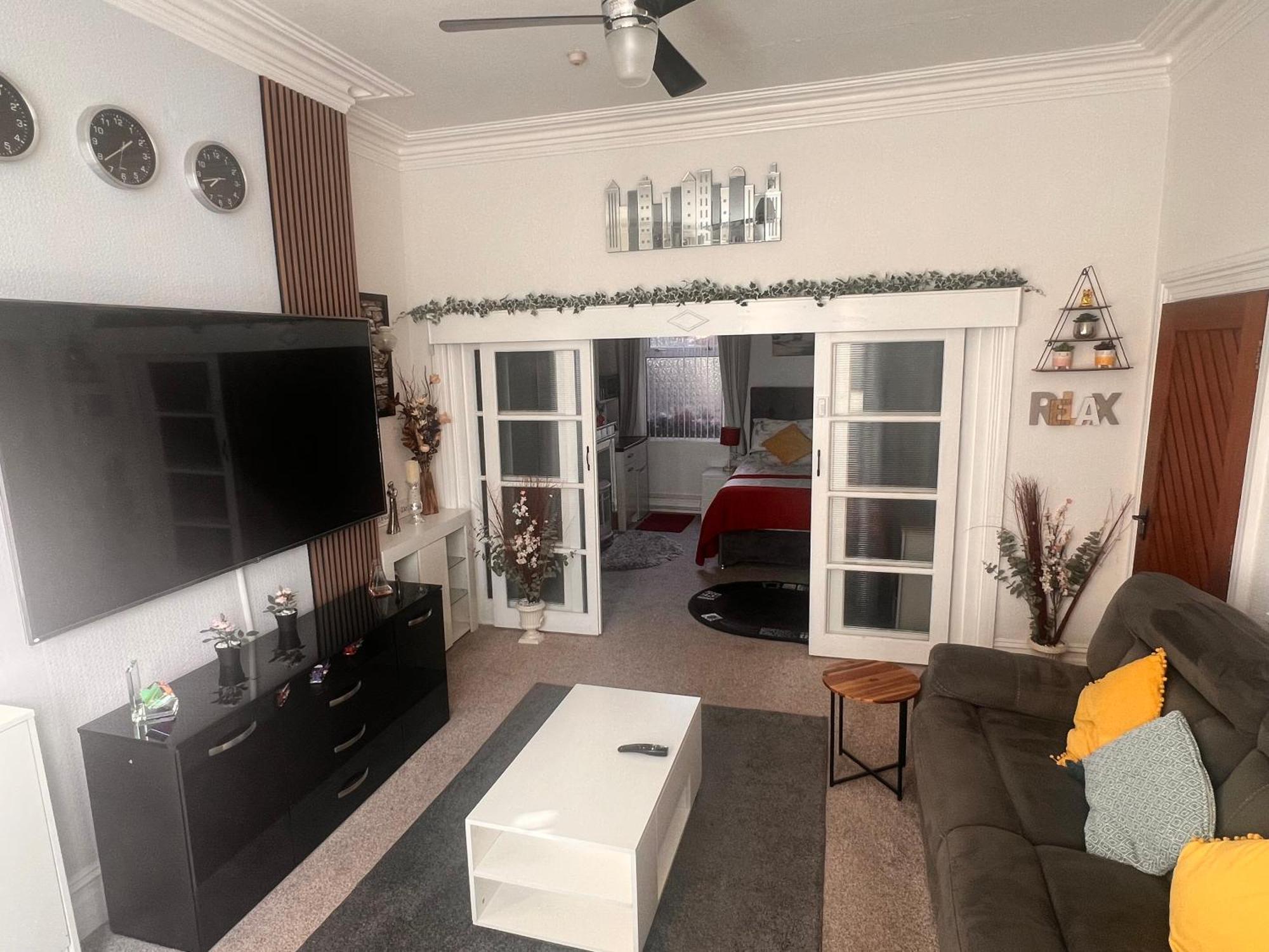 Victoria House - Self Catering Quiet Guesthouse - Adult Singles And Couples Only Blackpool Buitenkant foto