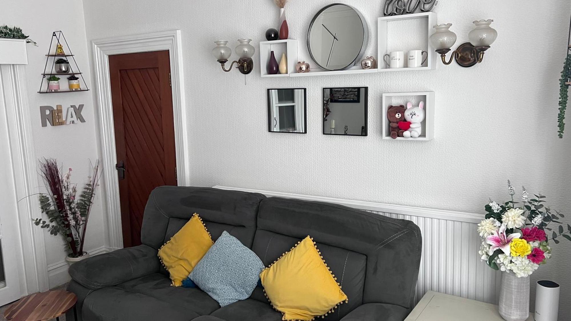 Victoria House - Self Catering Quiet Guesthouse - Adult Singles And Couples Only Blackpool Buitenkant foto